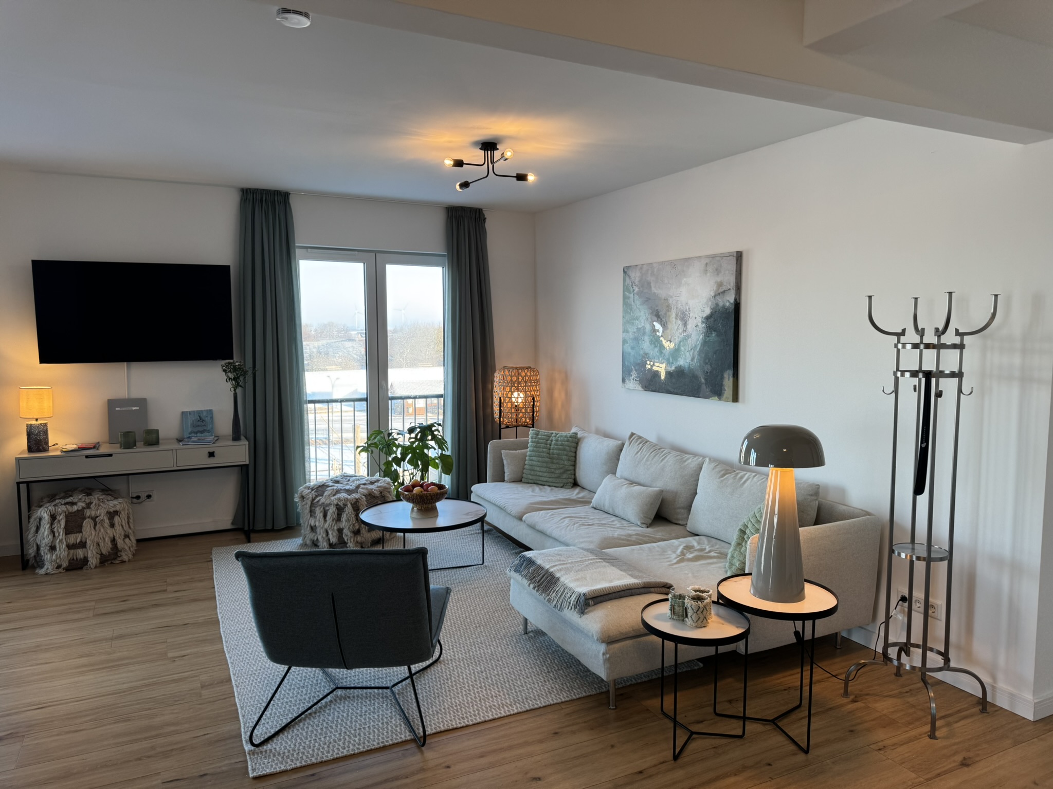 Wohnzimmer mit Blick in den Essbereich